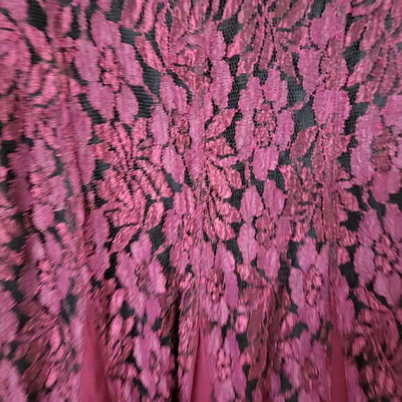 Olivia Womens Large Lace Overlay Dress just‎ below Knee Length Plum V Neck - Picture 6 of 6